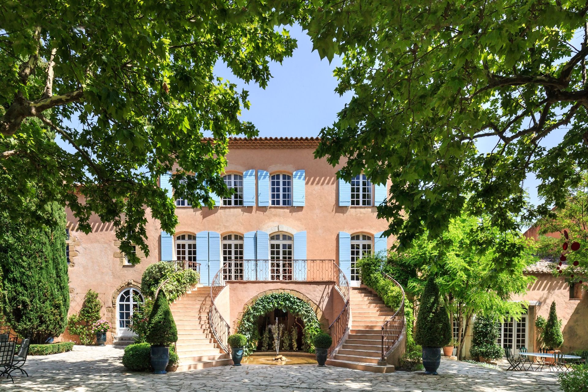 Sale Wine estate Aix-en-Provence 30 Rooms 1250 m² 2