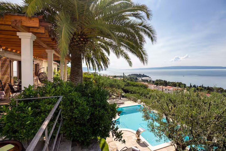 Villa Vranjic overview 1