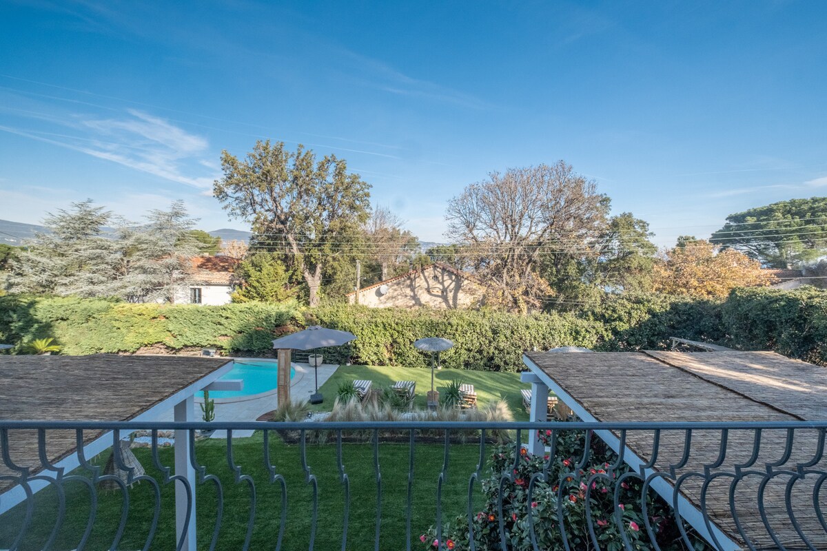 Villa Saint-Elme overview 1
