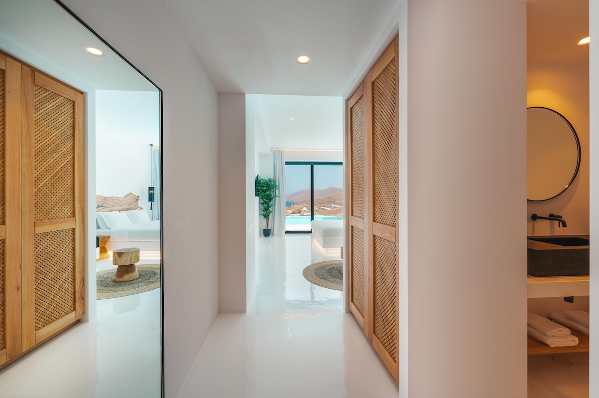 Villa Agios overview 1