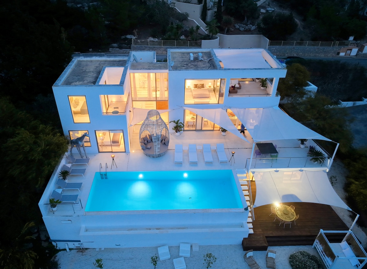 Villa Porroig overview 2