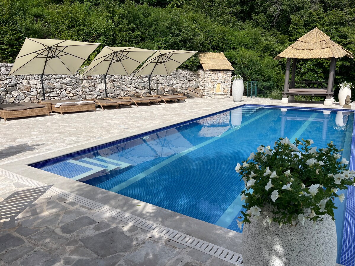 Villa Budva overview 2