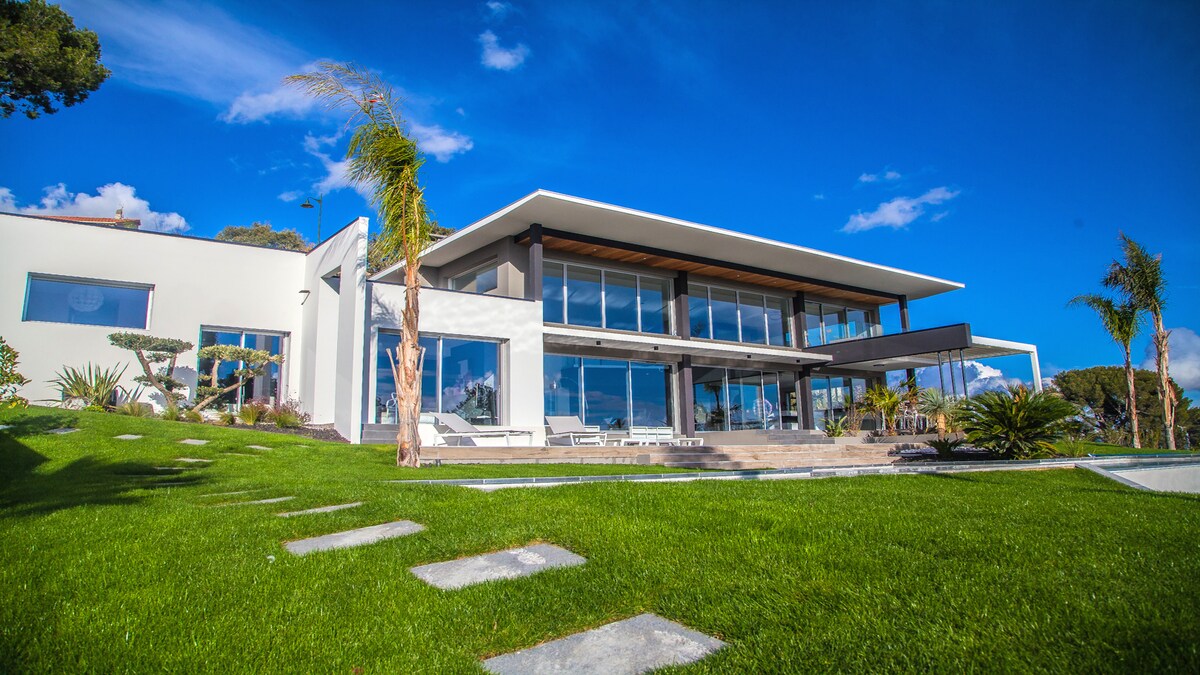 Villa Lavezzi overview 1