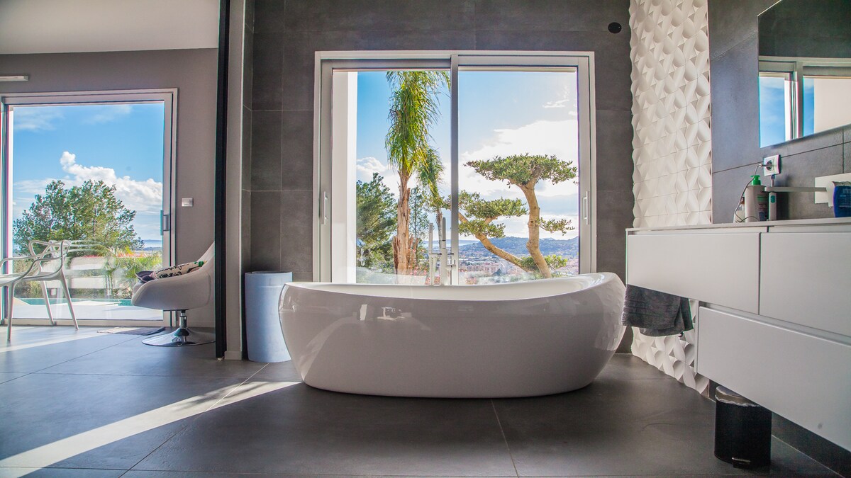 Villa Lavezzi overview 3