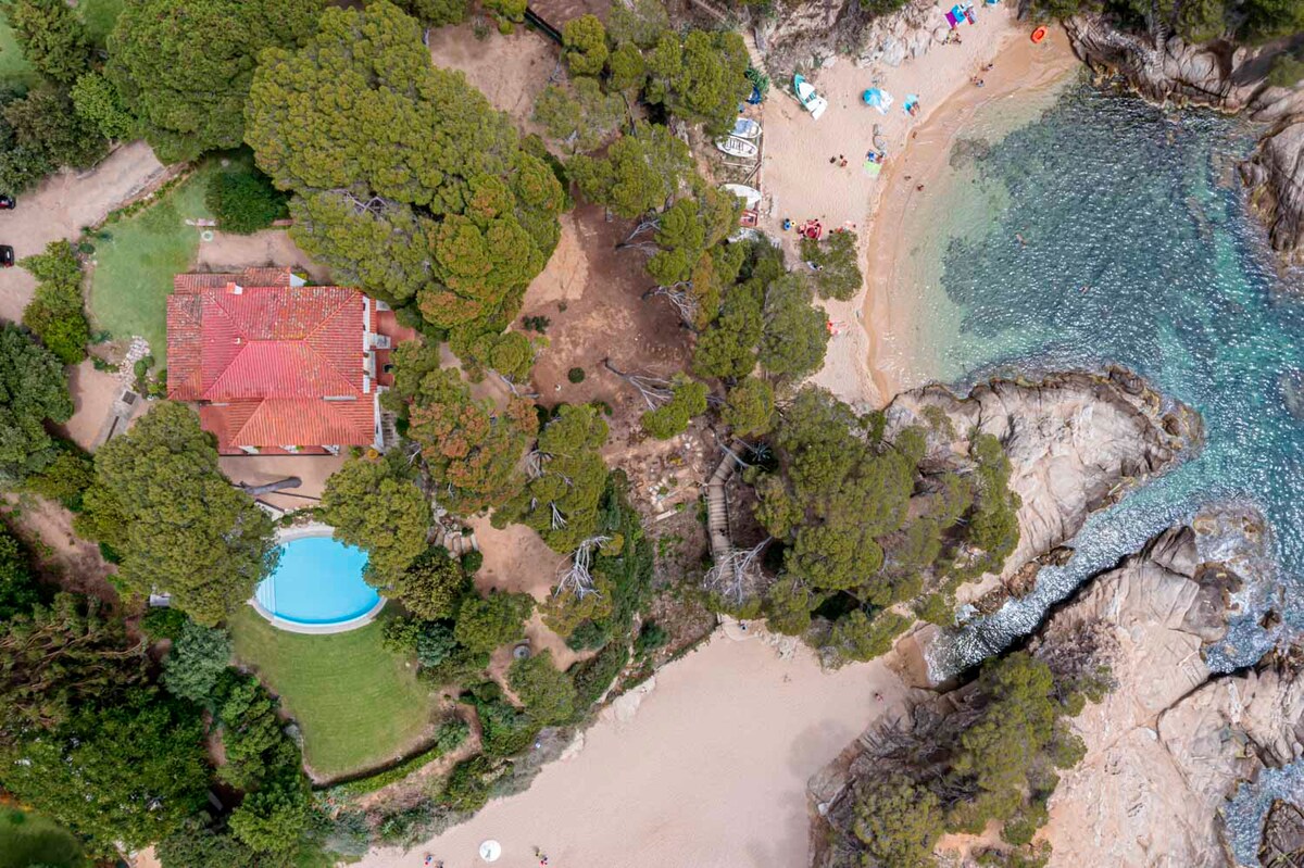 Casa Tamariu overview 1