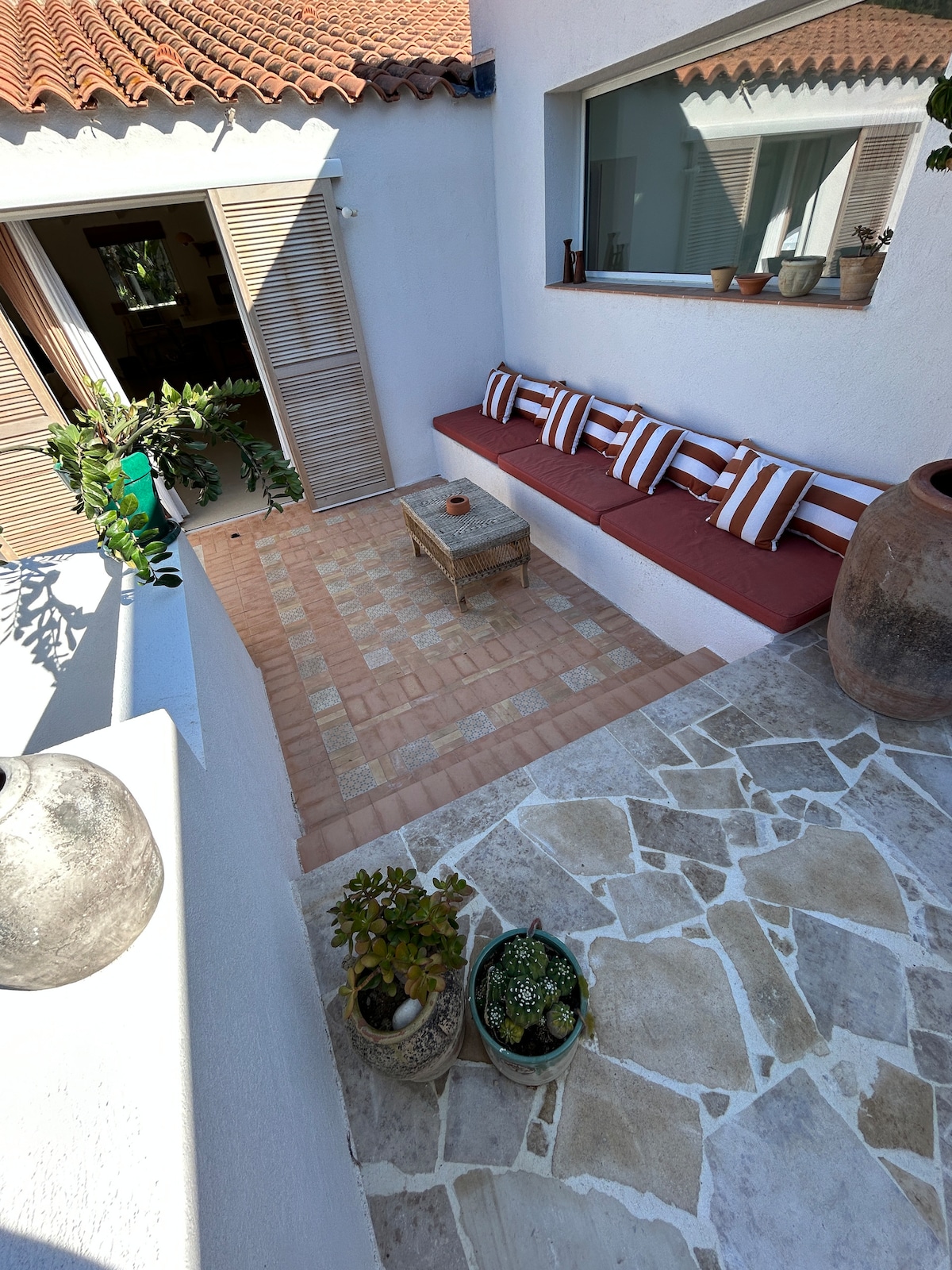 Villa Calanque overview 1