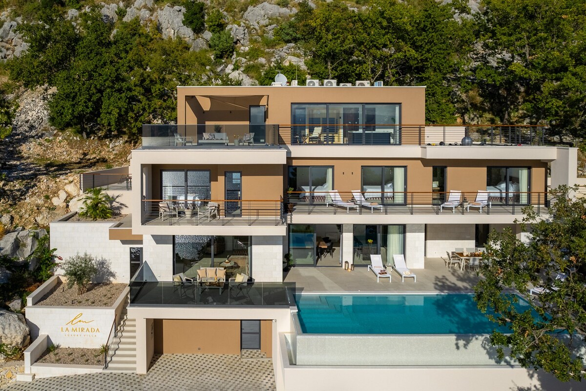 Villa Mirada overview 2