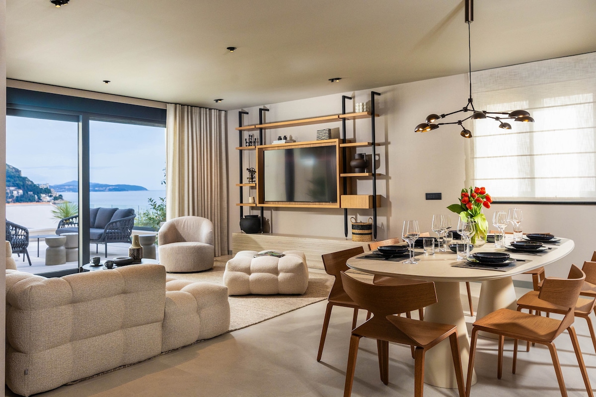 Villa Maestral overview 1
