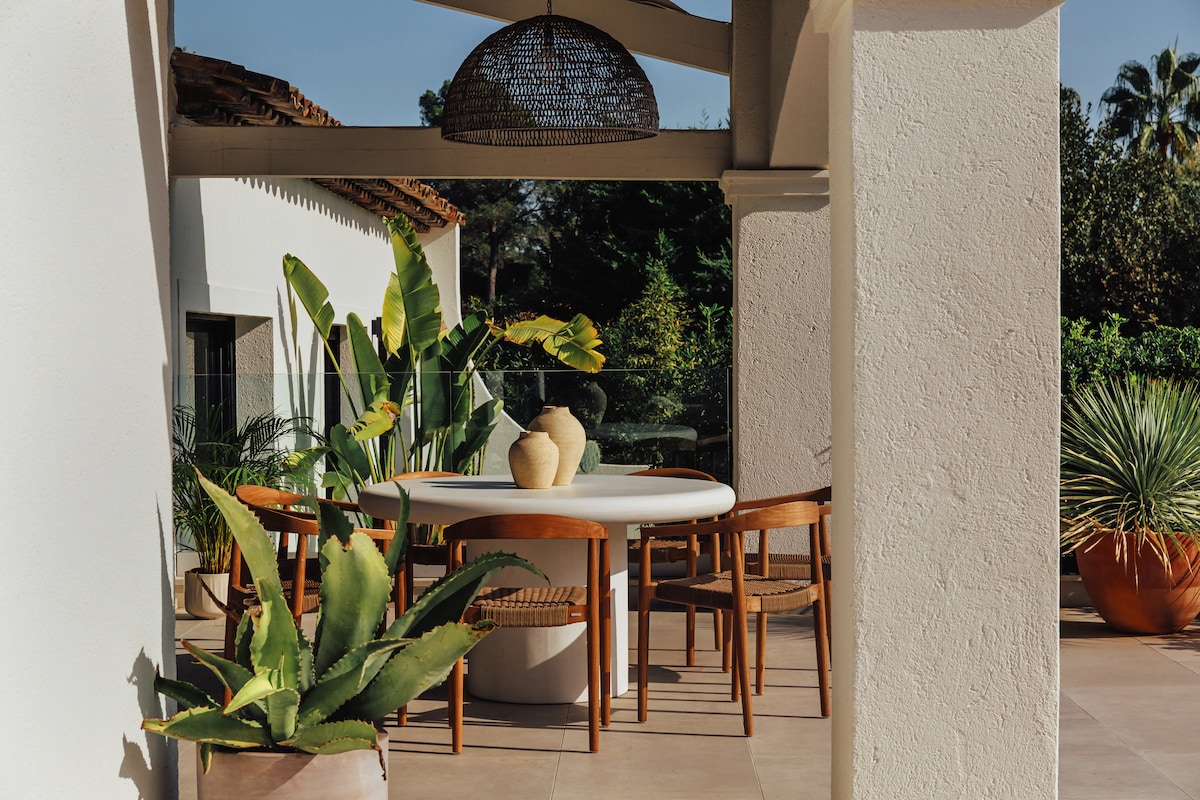 Villa Azura overview 2