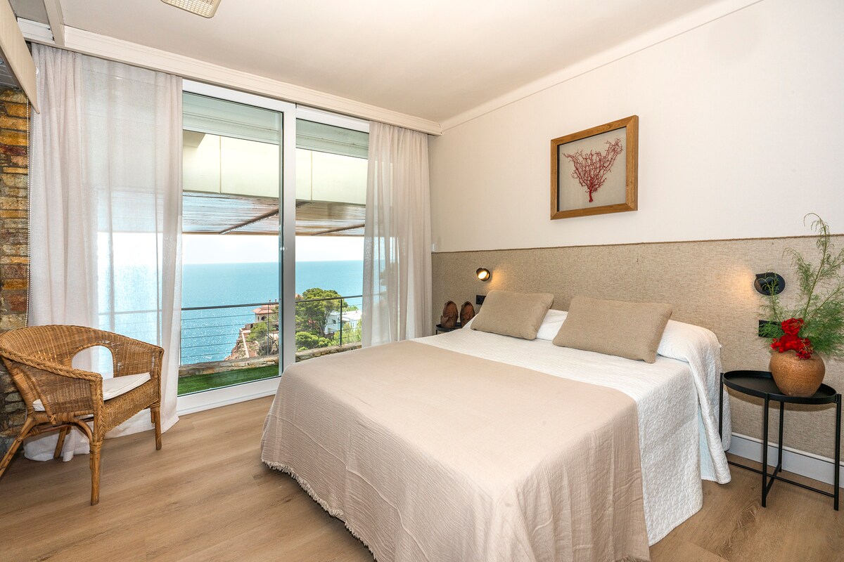 Villa Calella overview 1