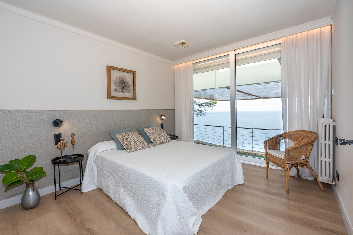 Villa Calella overview 2