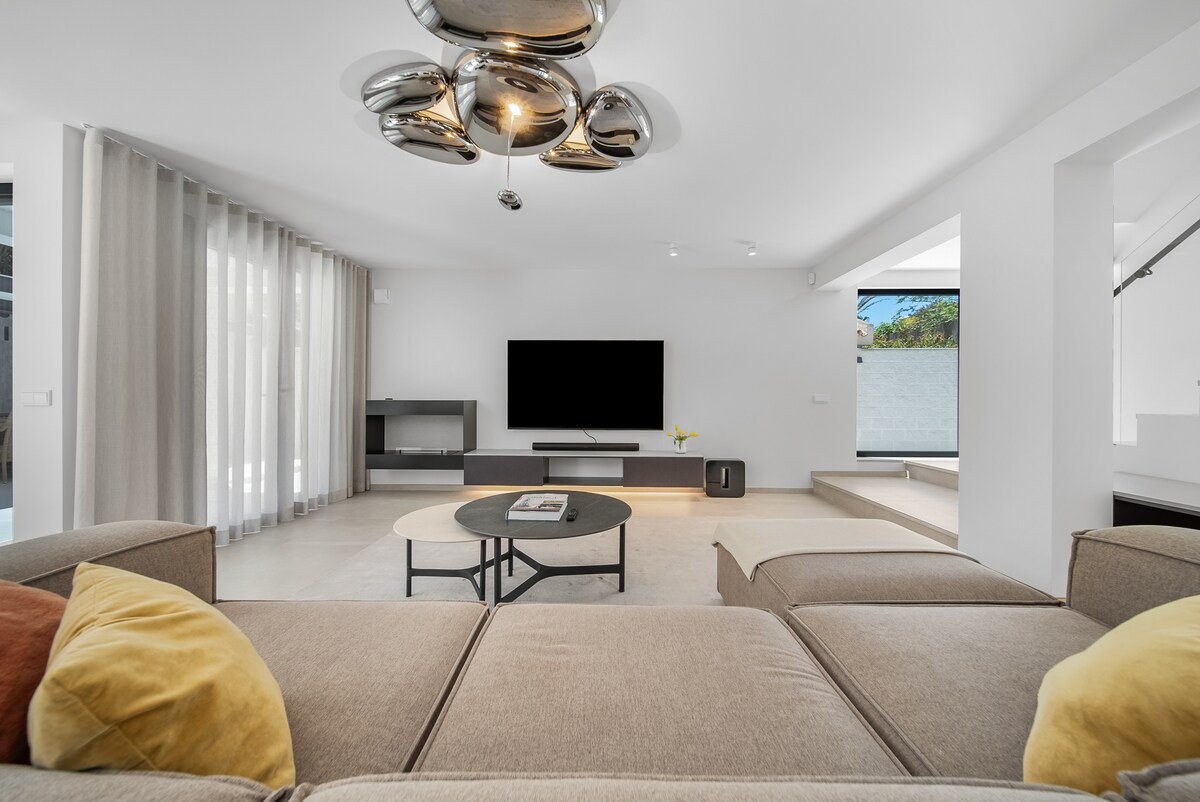 Villa Guadalmina overview 2