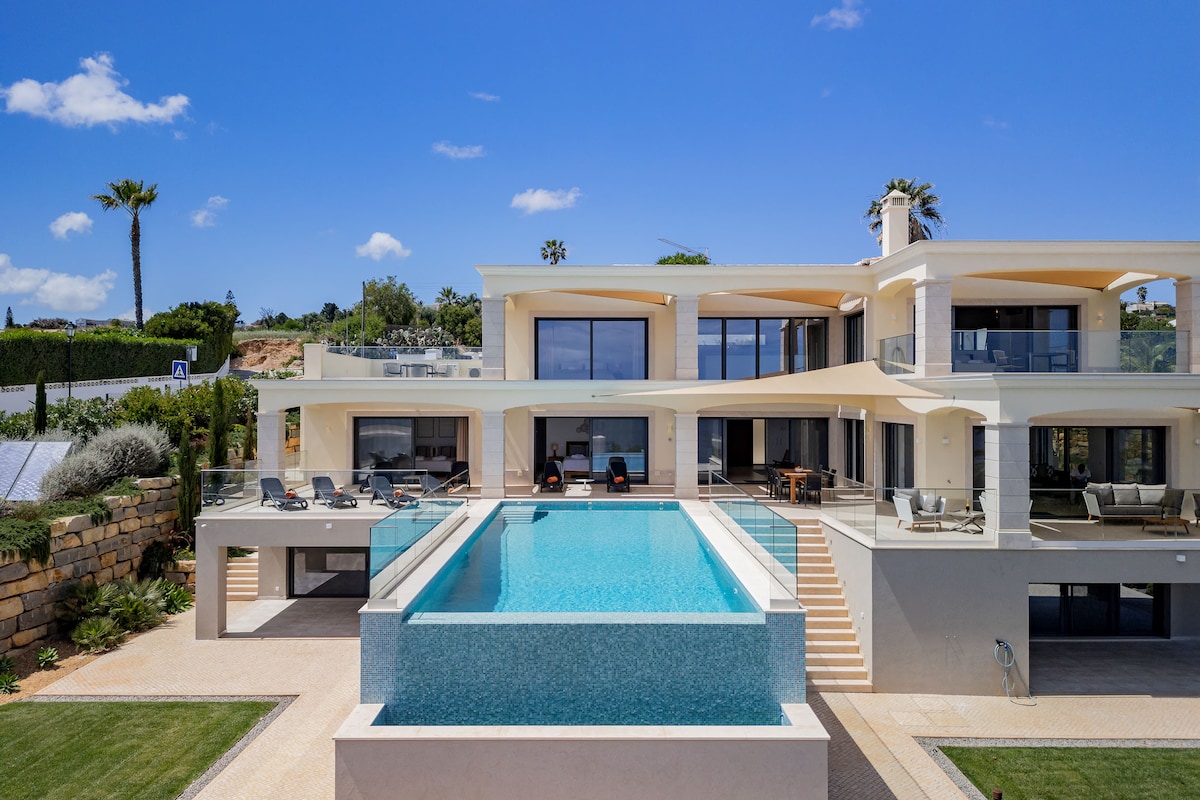 Villa Meridian overview 1