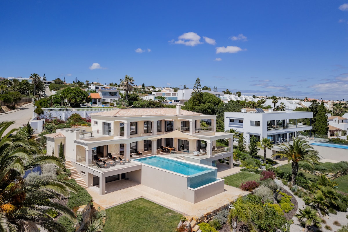 Villa Meridian overview 2