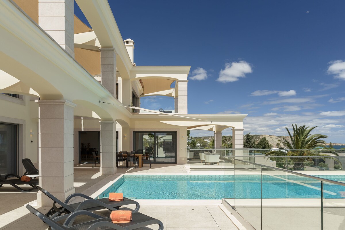 Villa Meridian overview 3