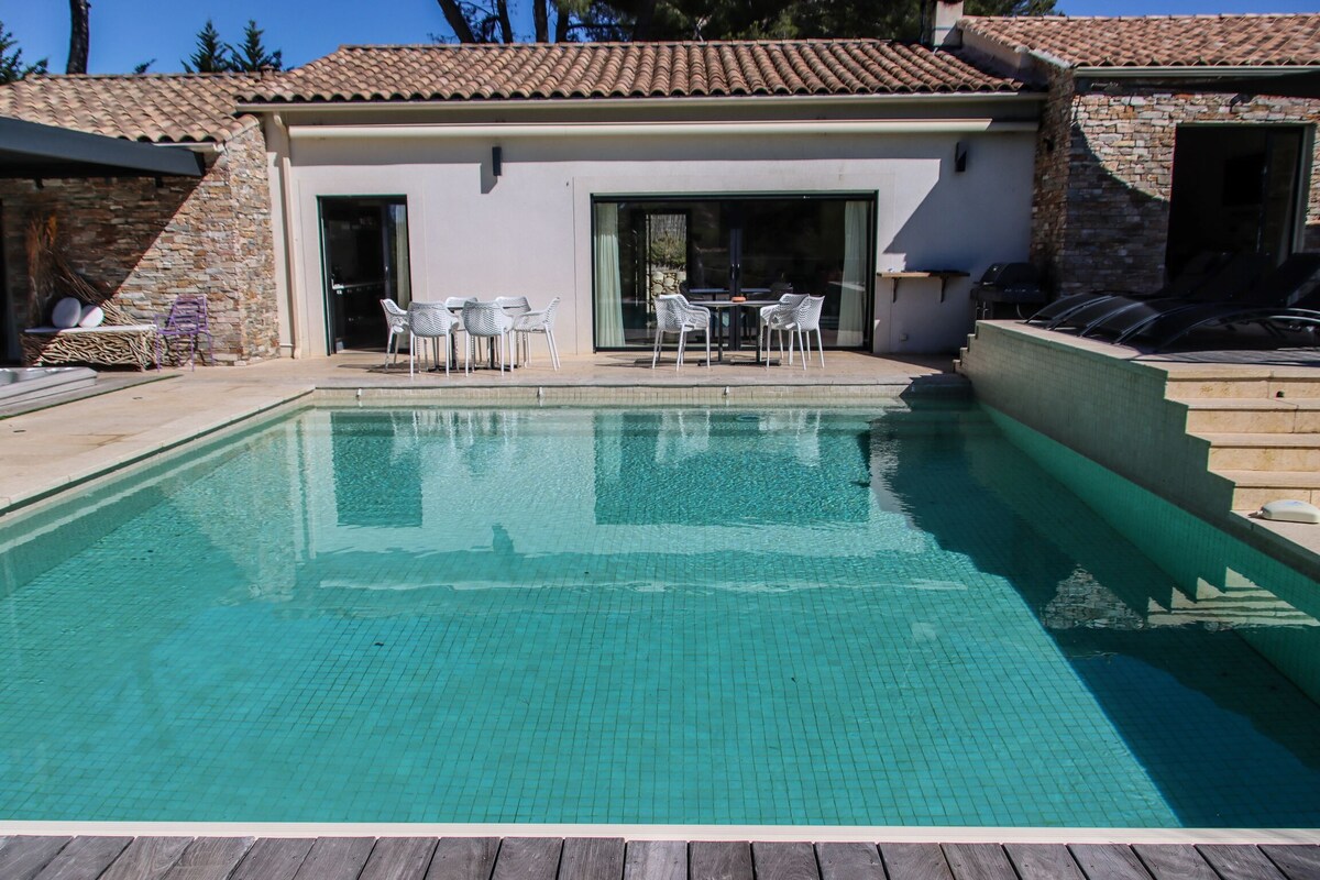 Villa du Beausset overview 3