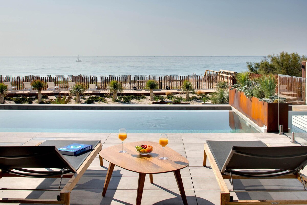 Villa Miramar overview 1