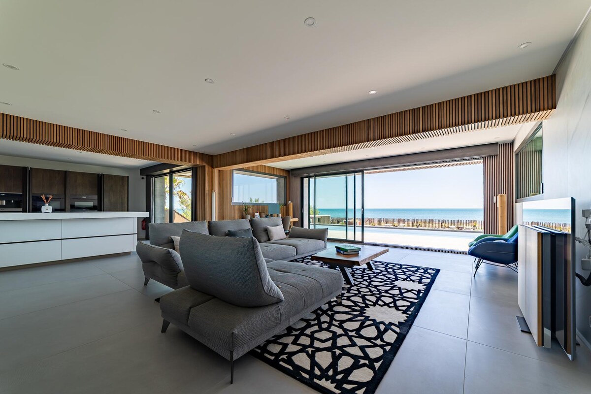 Villa Miramar overview 2
