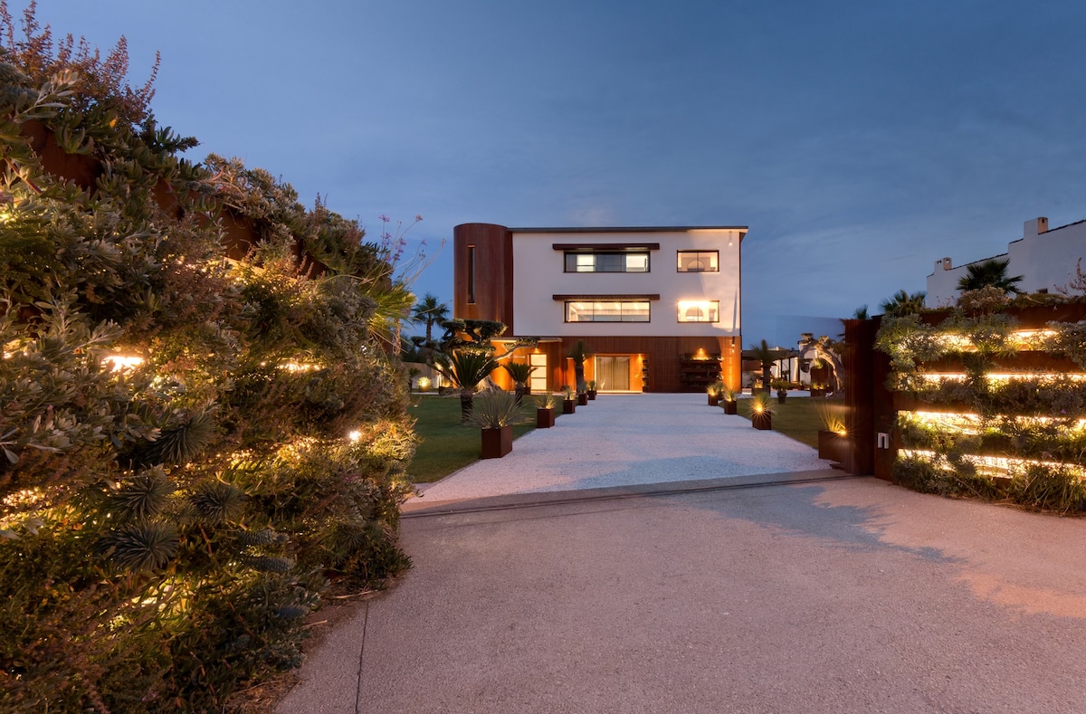 Villa Miramar overview 3