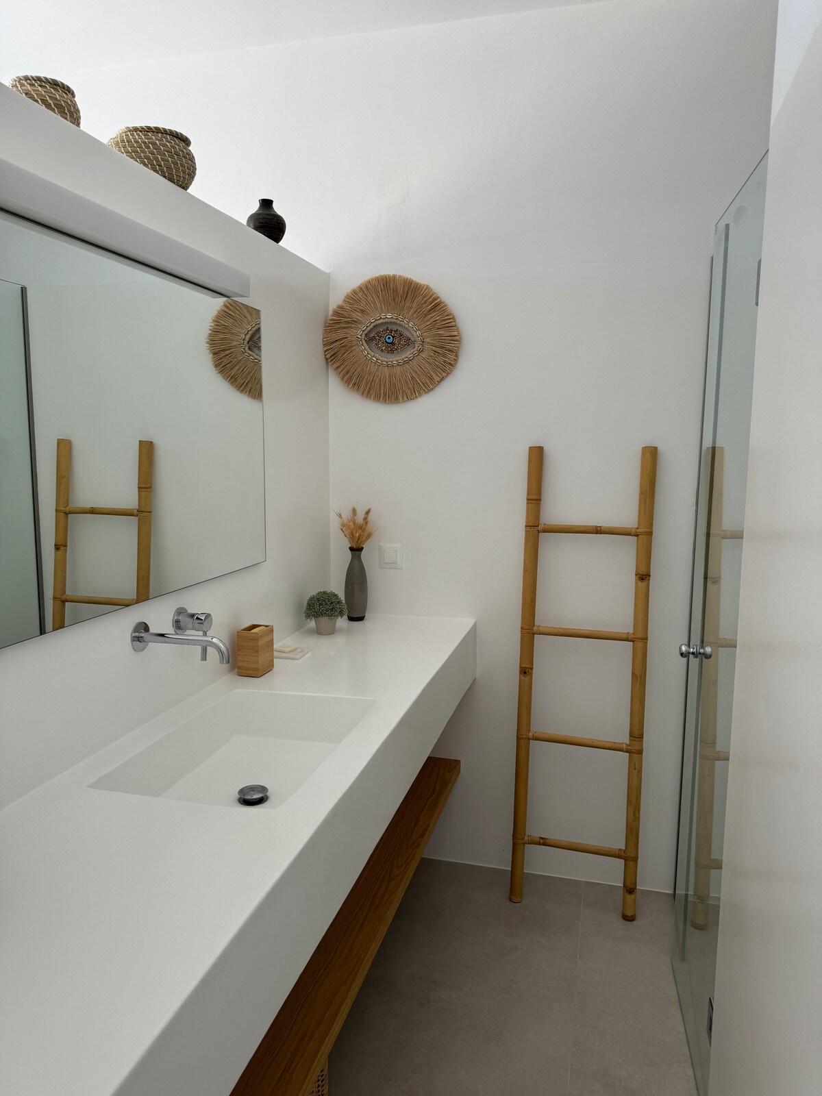 Villa Piso Livadi overview 2
