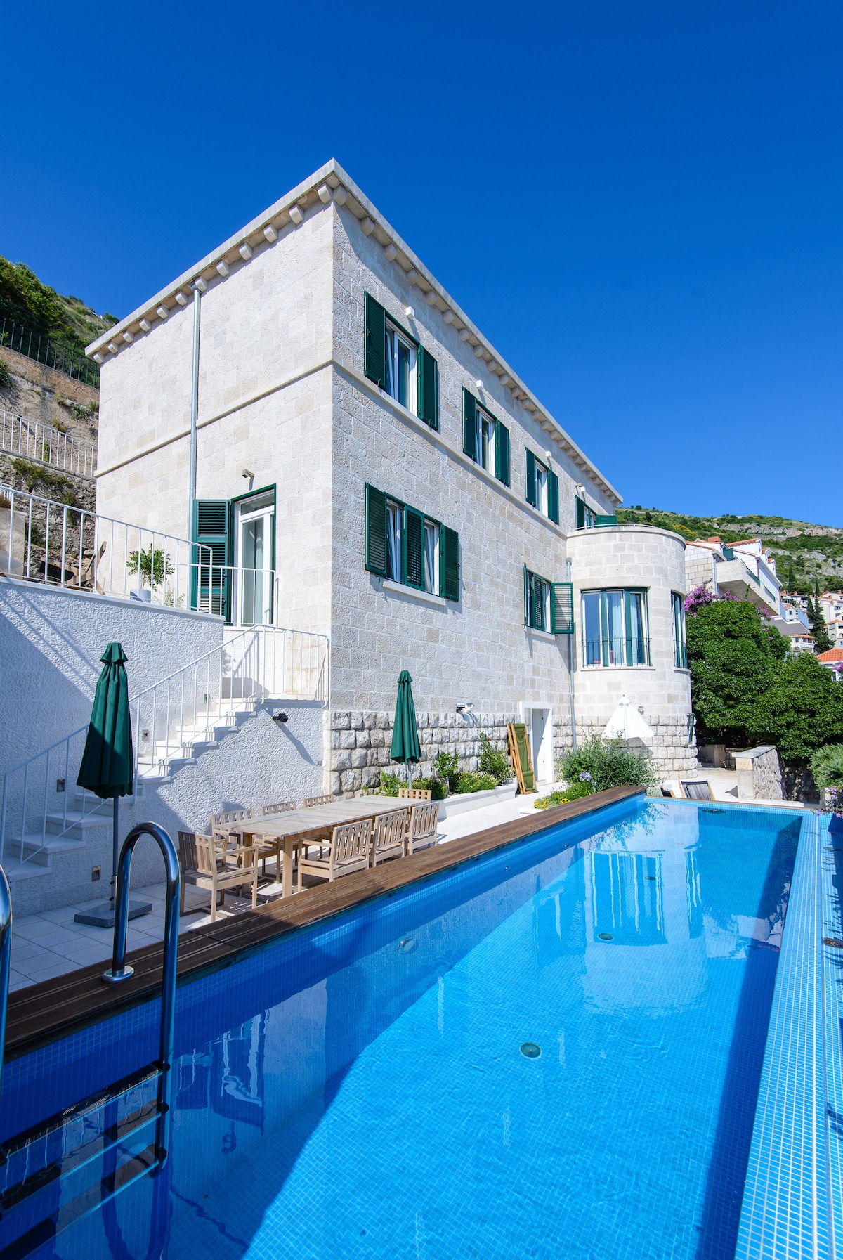 Villa Libertas overview 3