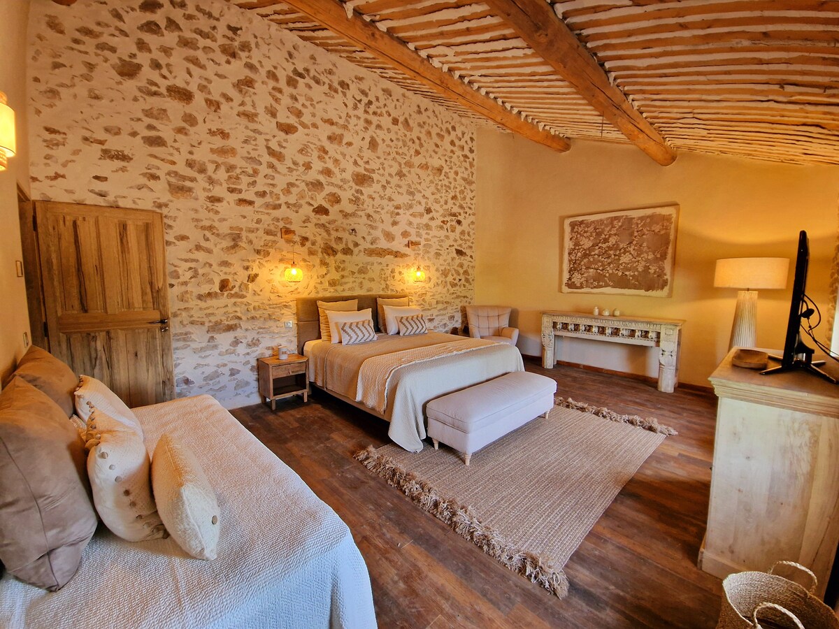 Bastide des 7 sœurs overview 1