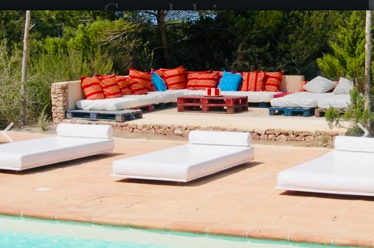 Villa Es Pujols overview 3