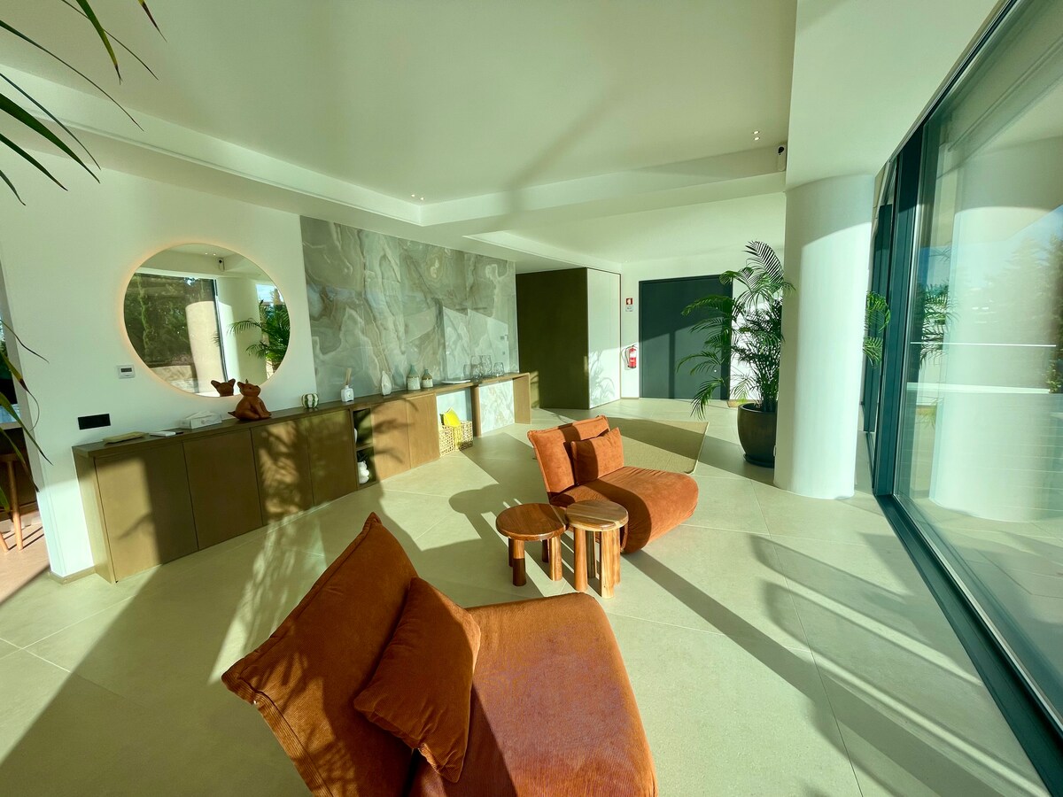 Villa Ferragudo overview 1