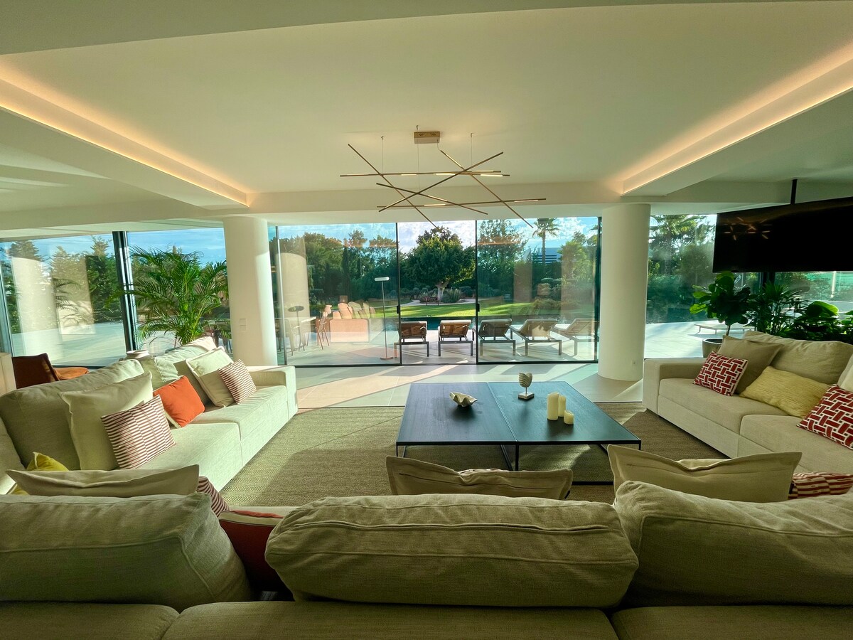 Villa Ferragudo overview 2