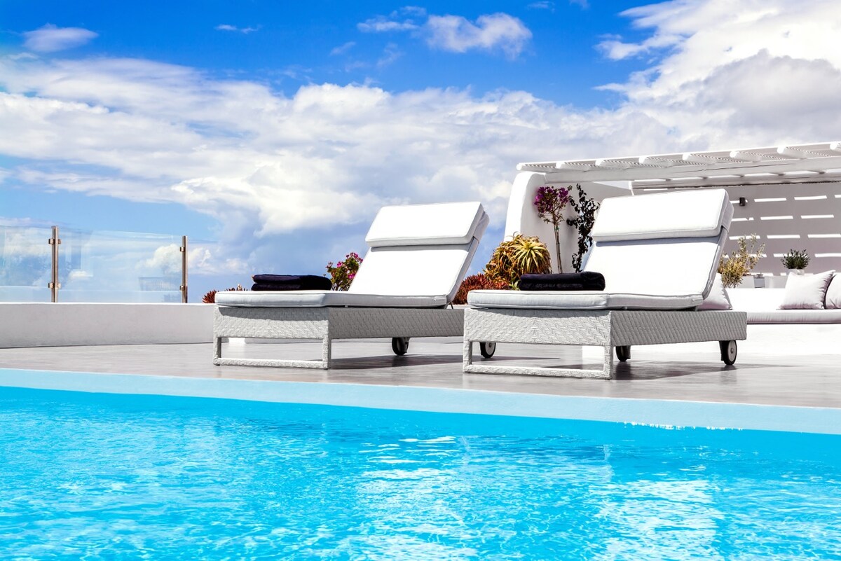 Villa Emporio overview 1