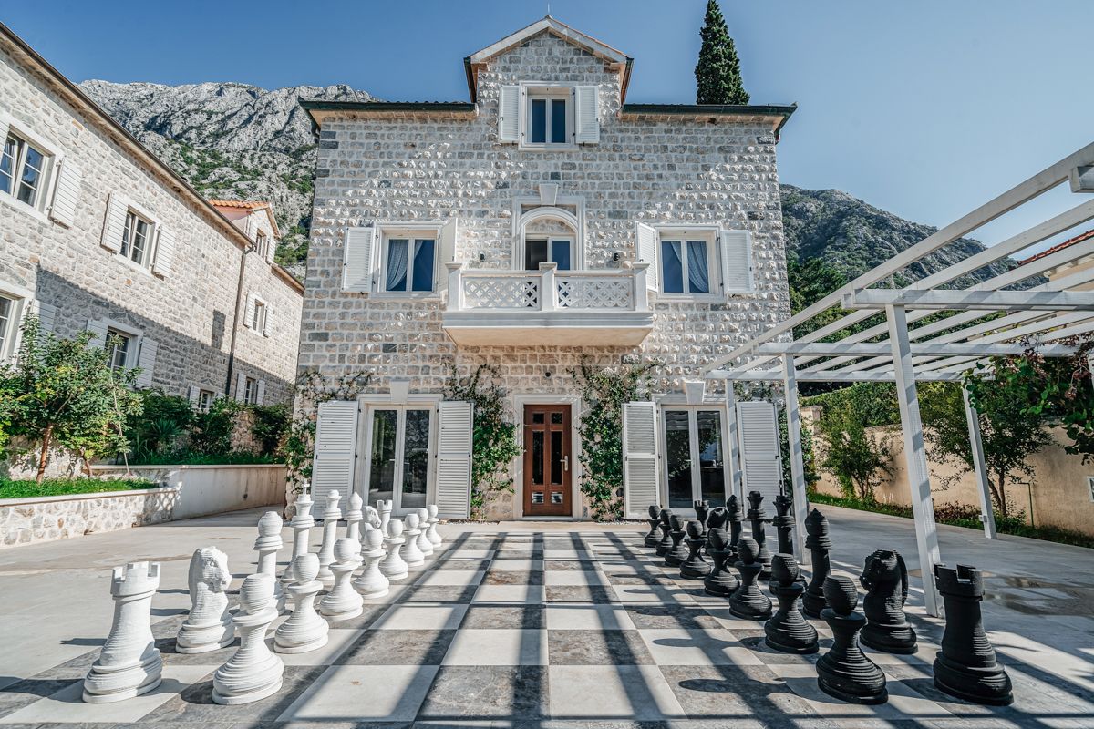 Villa Tivat overview 2