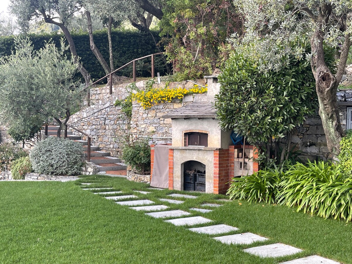 Villa Paraggi overview 2