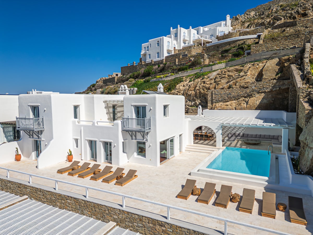 Villa Olympia overview 1