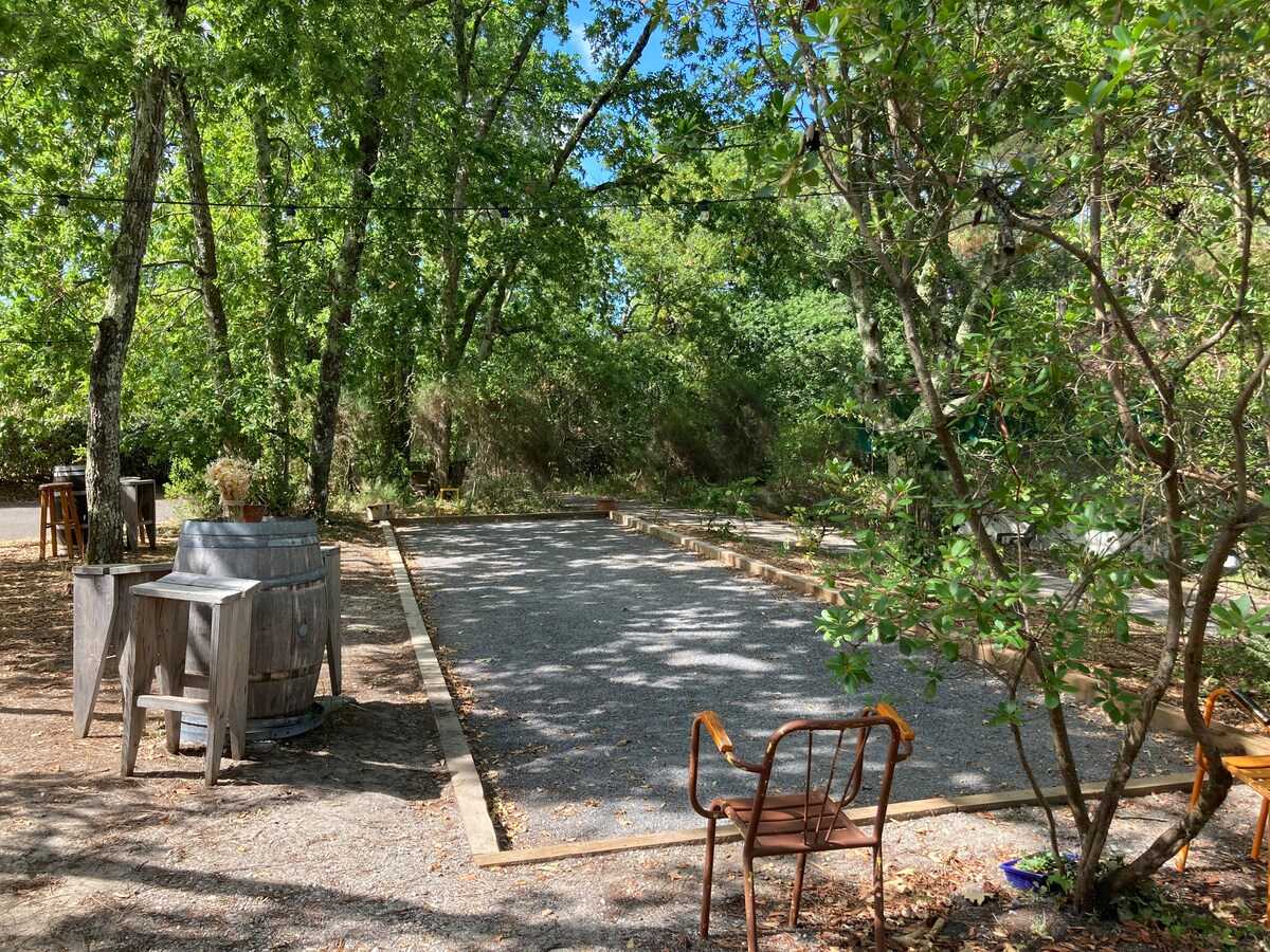 Domaine Les Parcs overview 2