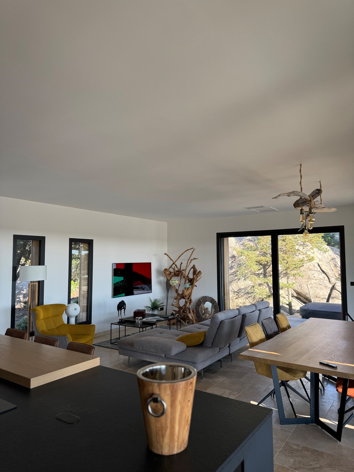 Villa Falaise overview 1