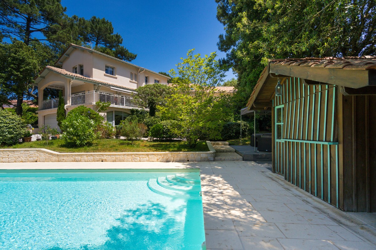 Villa Les Abatilles overview 1