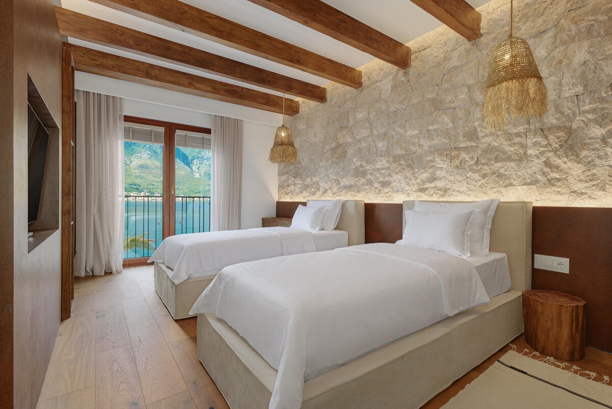 Villa Stoliv overview 1