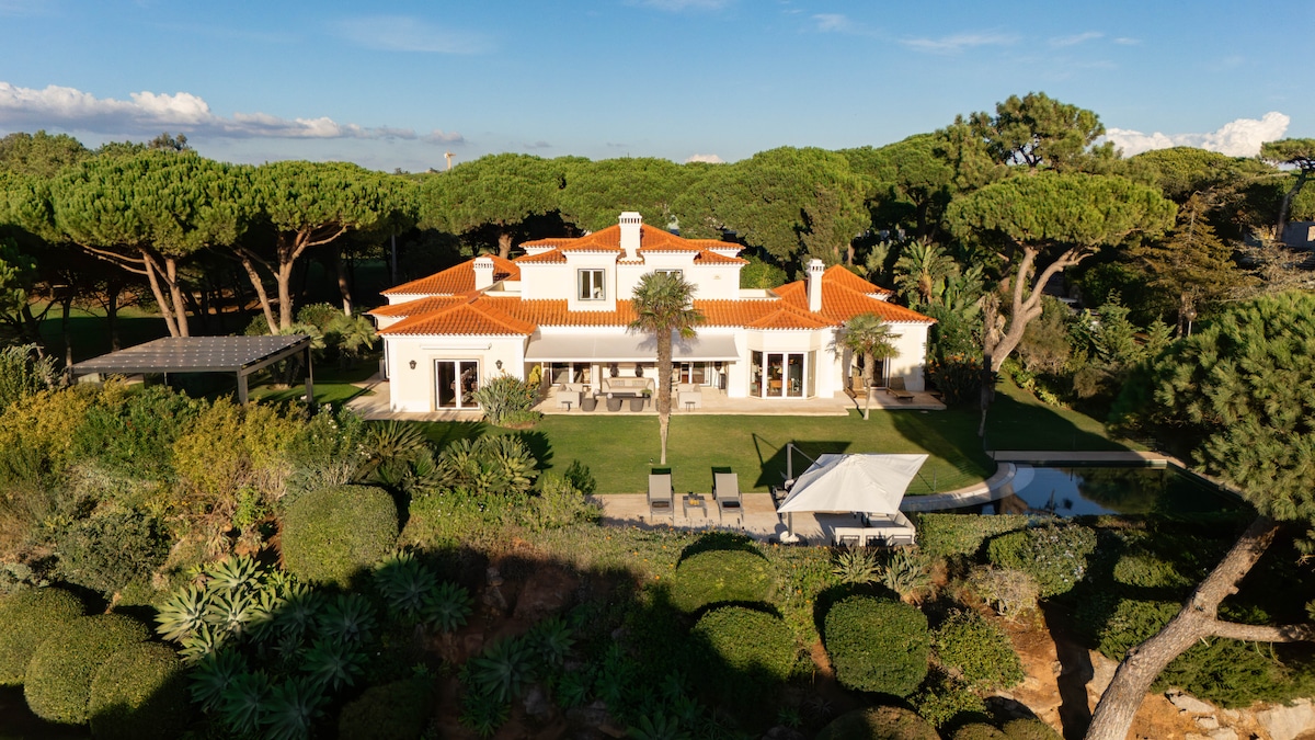 Villa Parede overview 2