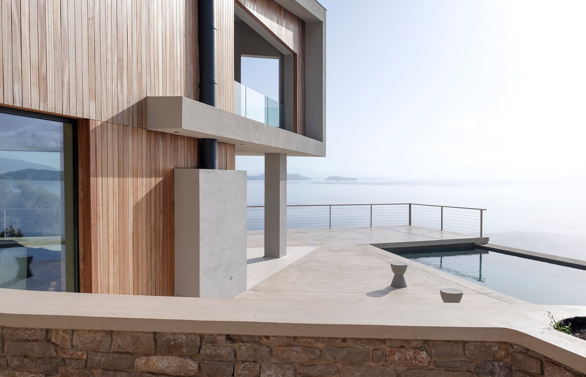 Villa Odissos overview 2