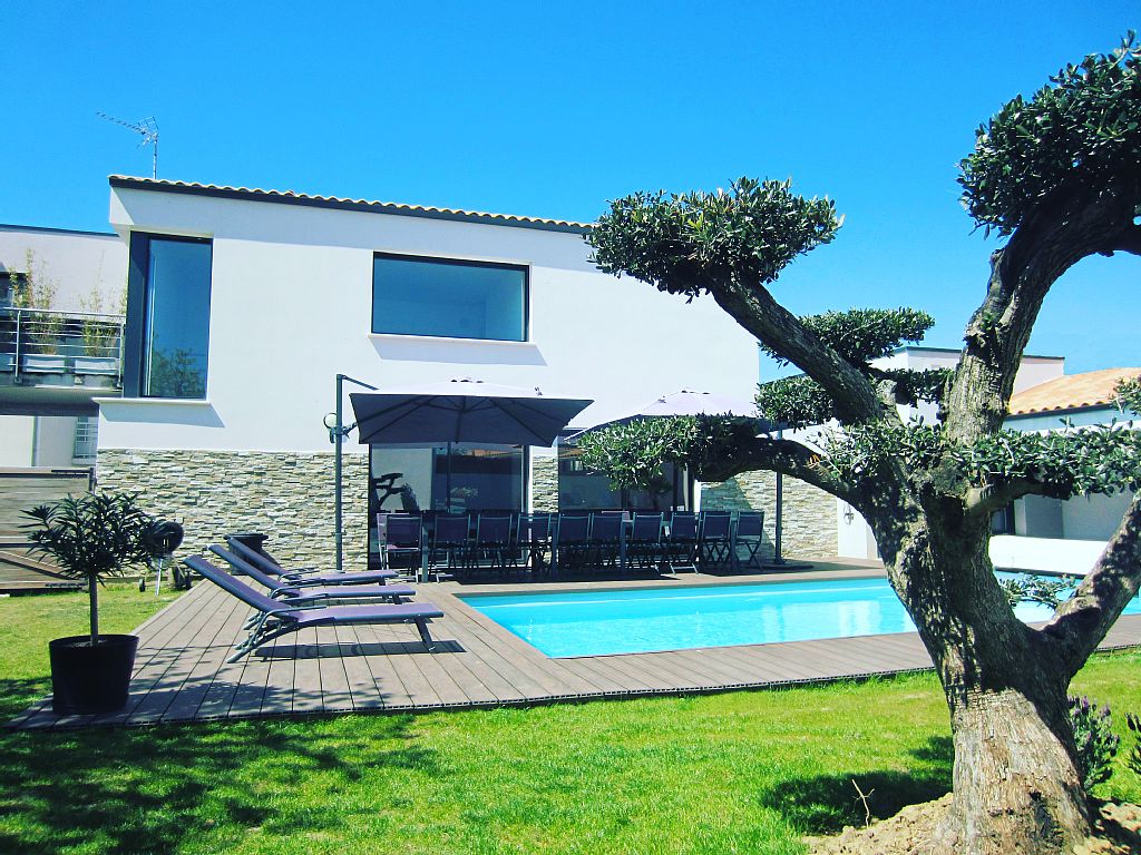 Villa La Meilleraie overview 2