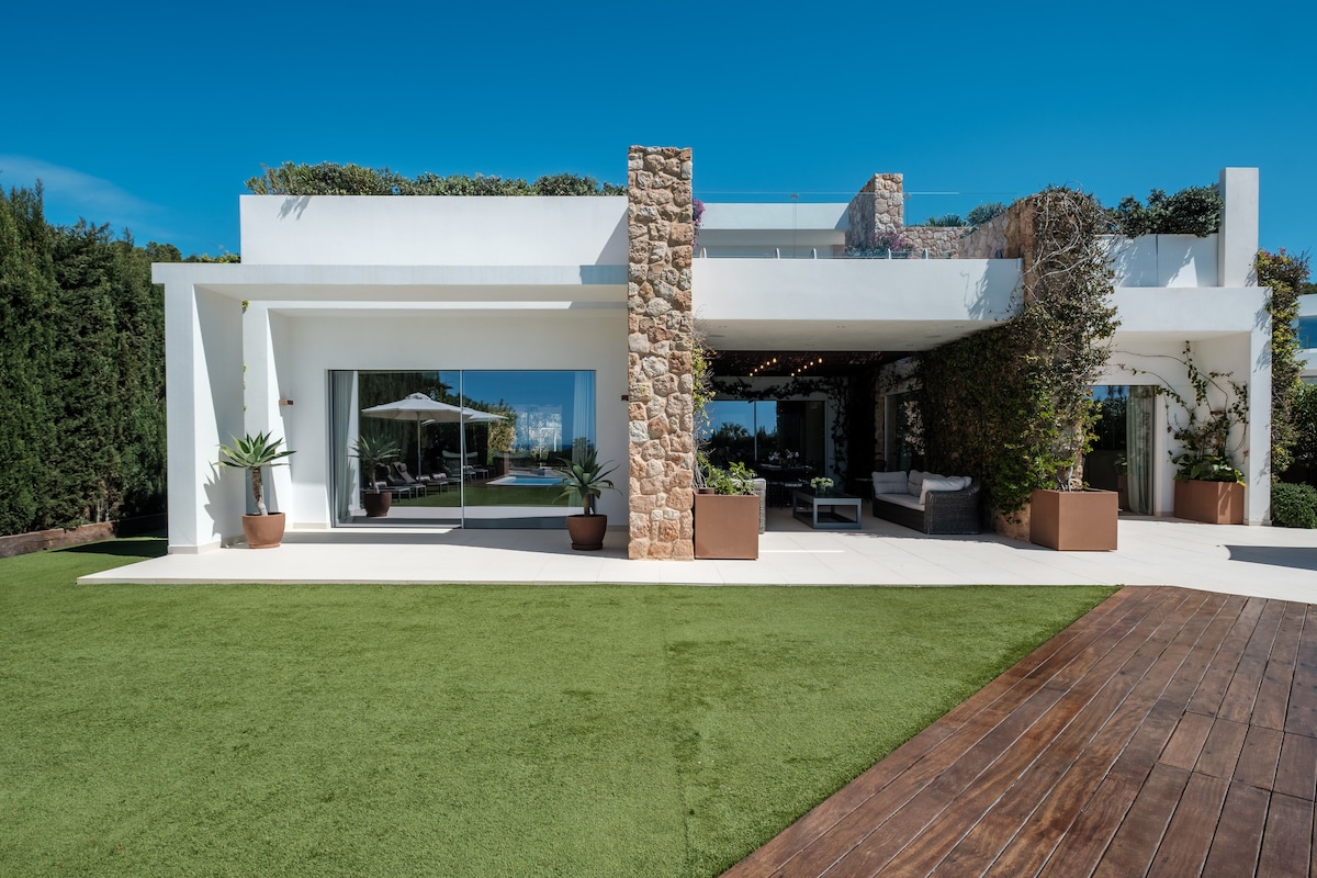 Villa Can Roca 3