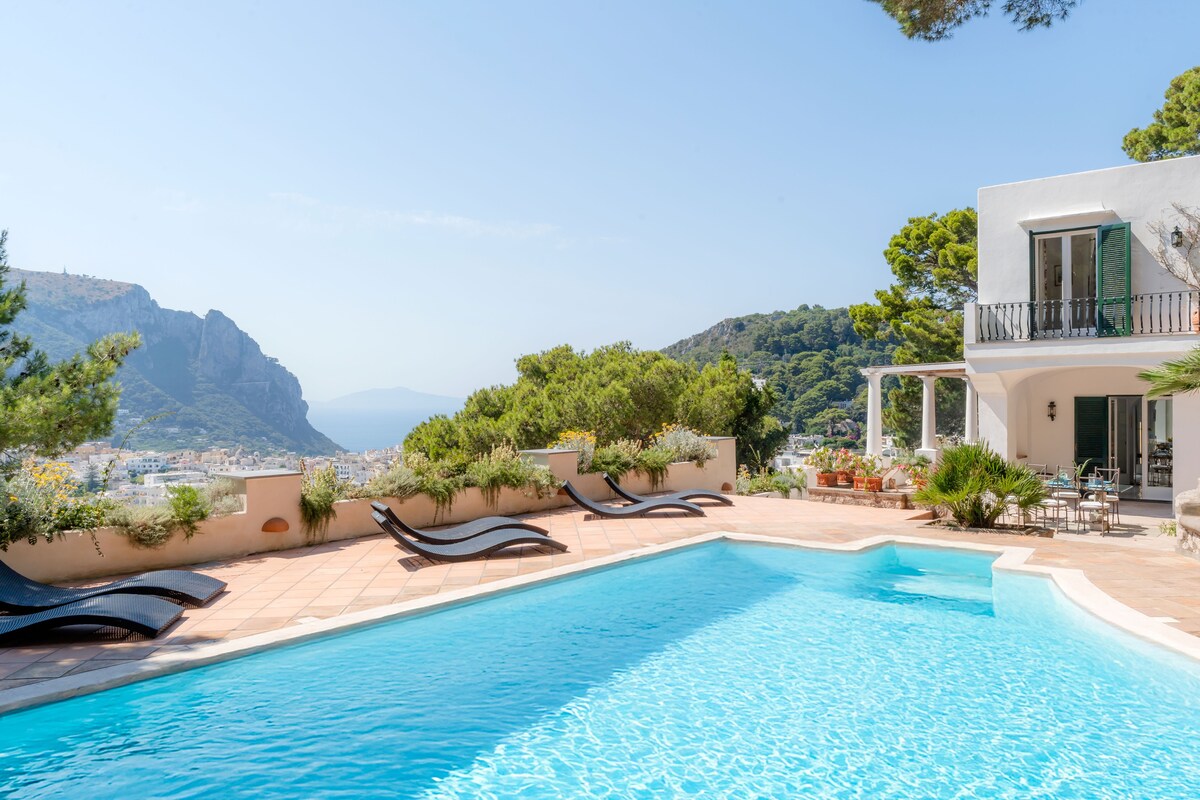 Villa Grotta Azzurra 3