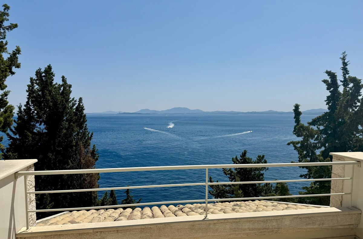 Villa Odyssea 2