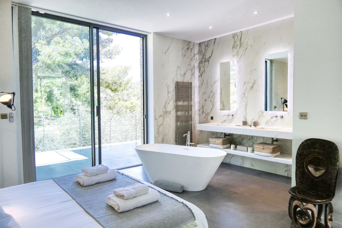Villa Altaia overview 1