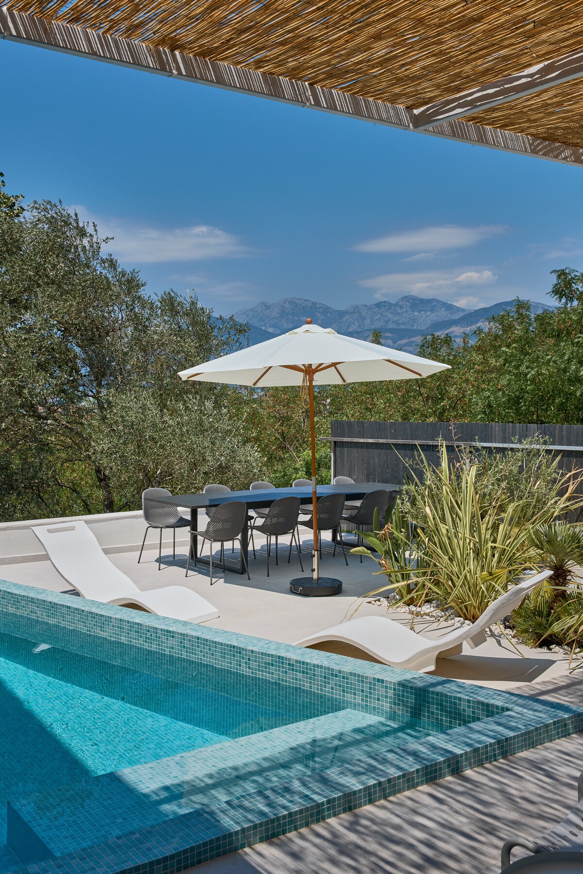 Villa Muo overview 1