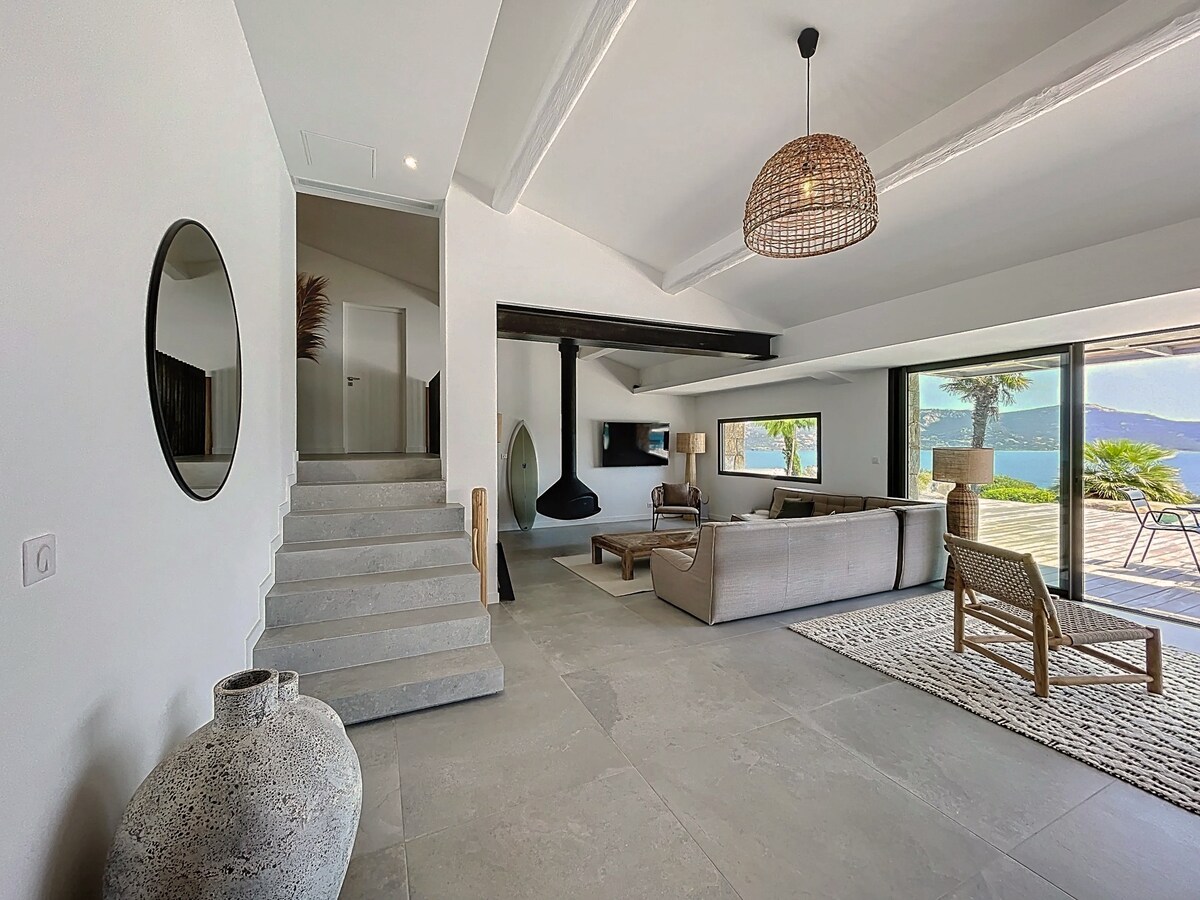 Villa San Ciprianu overview 3