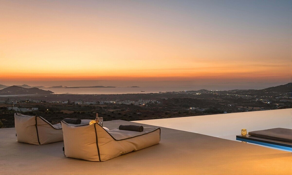 Villa Filoti overview 1