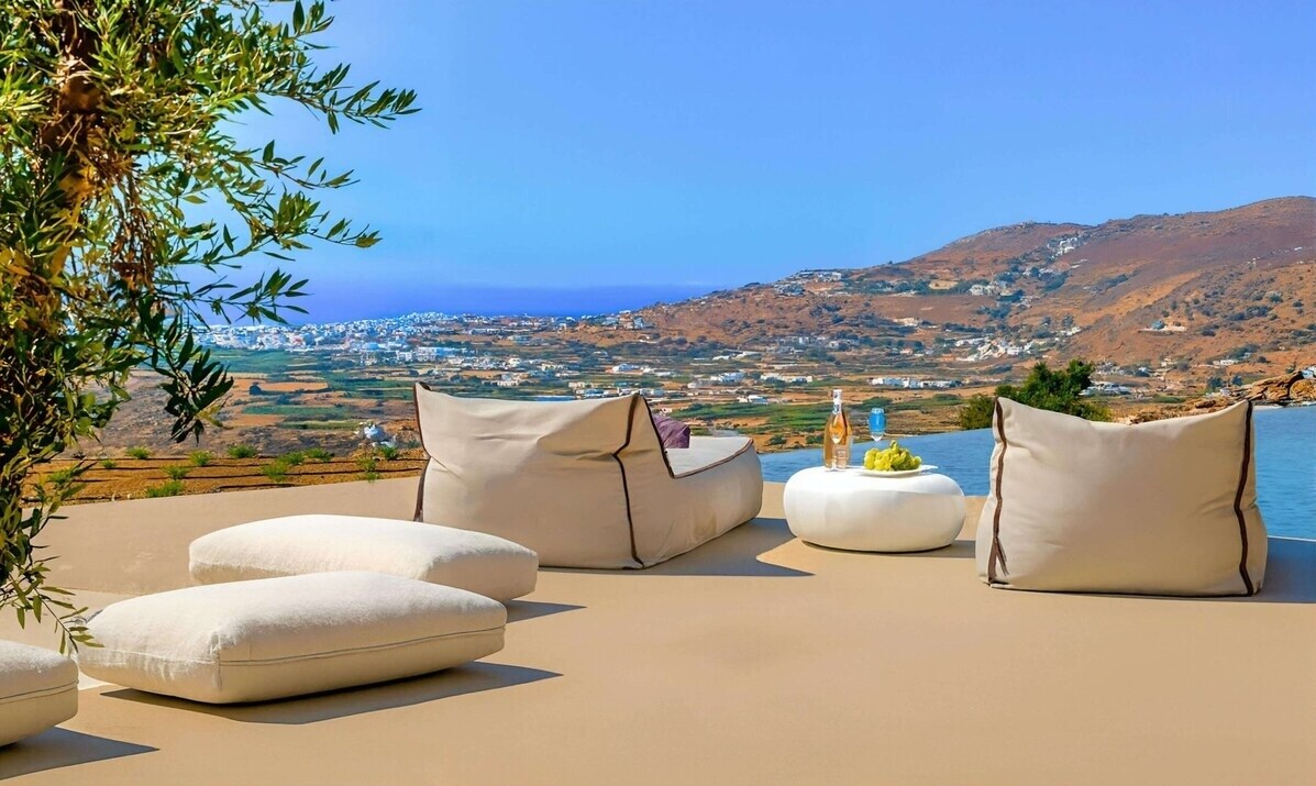 Villa Filoti overview 2