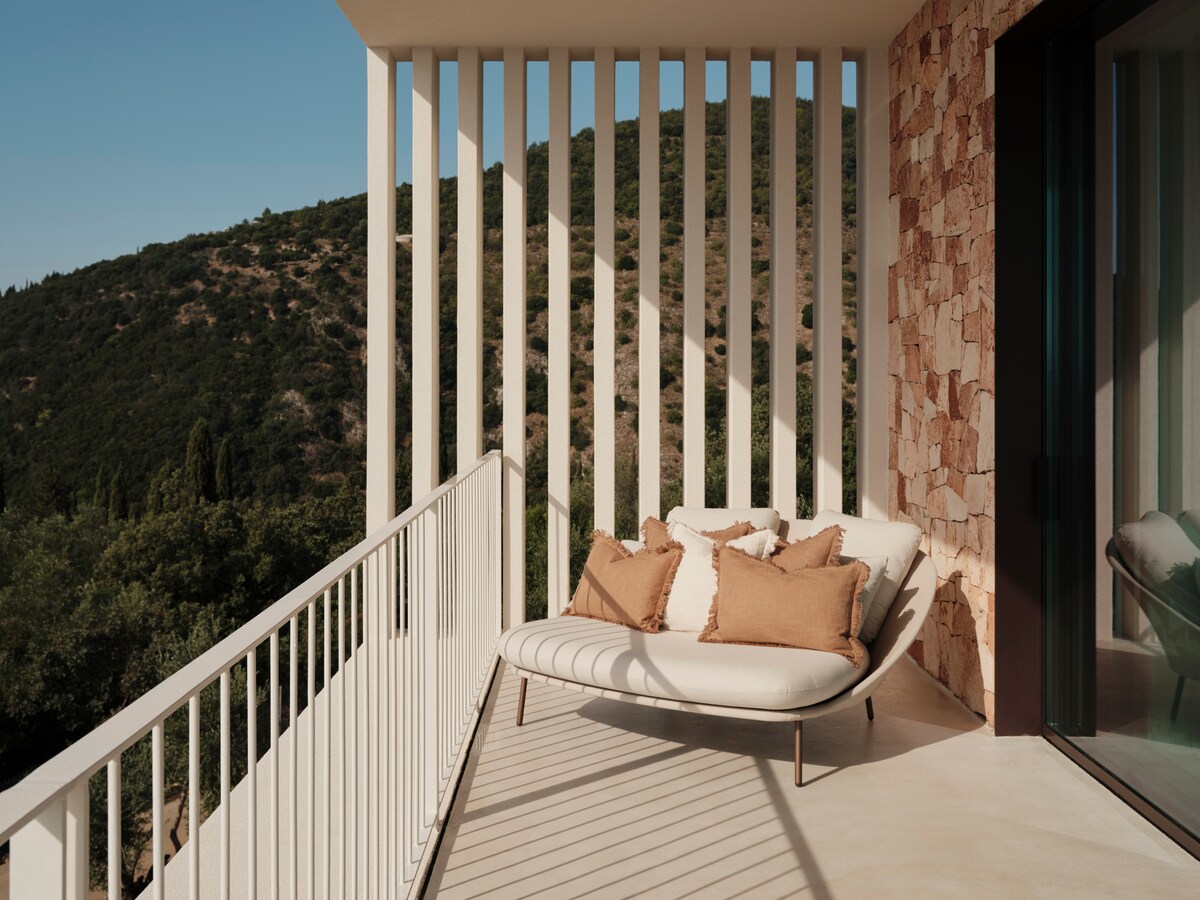 Villa Vayra overview 2