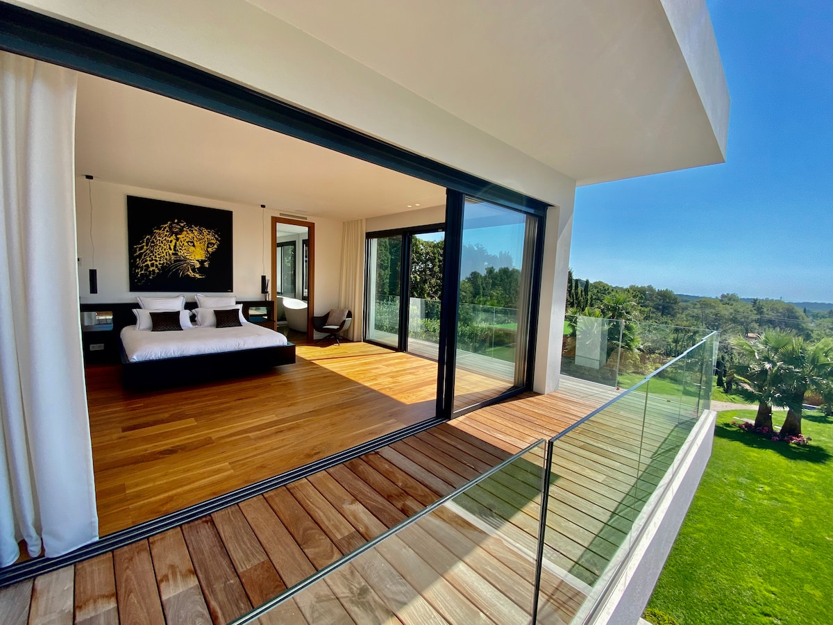 Villa des Hauteurs overview 2